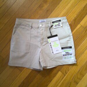 brand new shorts sz12